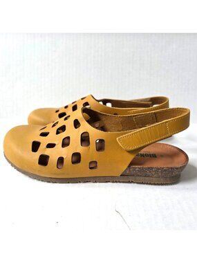 BioNatura Sandals Womens 40 / 9 Yellow Leather Closed Toe Shoes Made in Italy